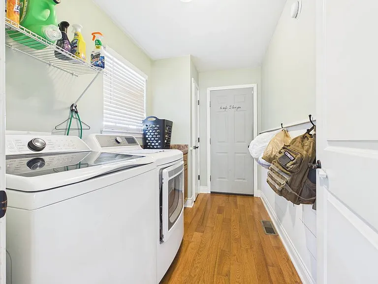 604 S Main St — Photo 12