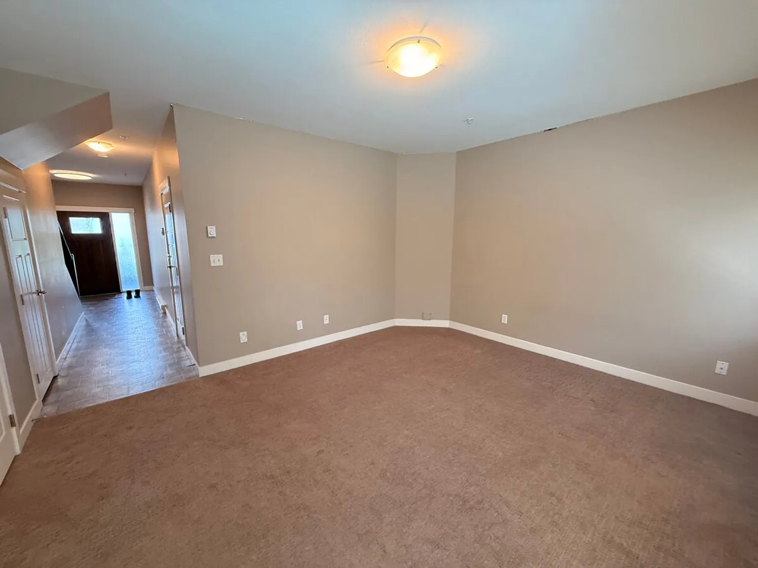 7428 Evans Rd Chilliwack — Photo 2