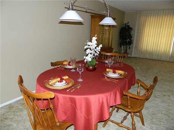 4th image of 984 Sunrise Cir