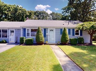 78 Helen Ave, Warwick, RI 02886