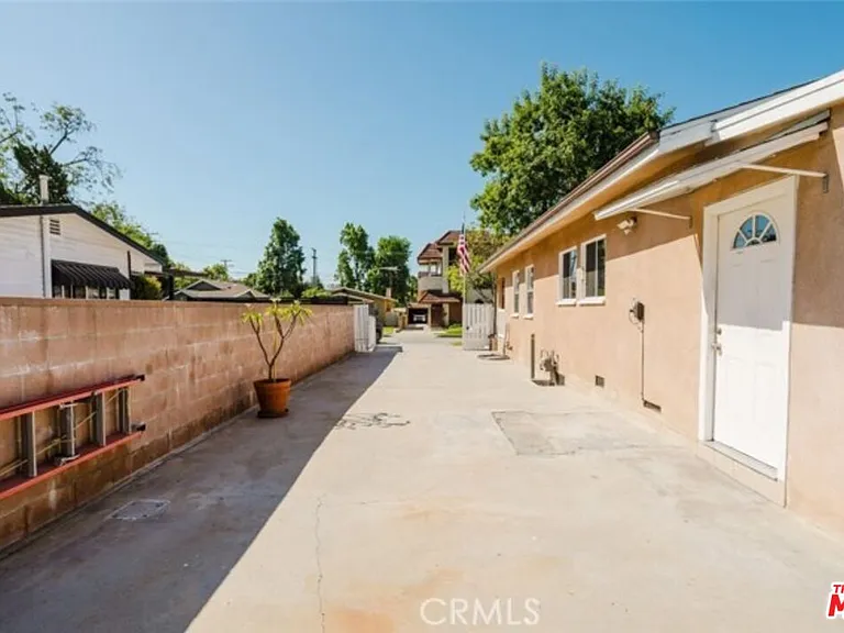 609 Alexander St — Photo 20