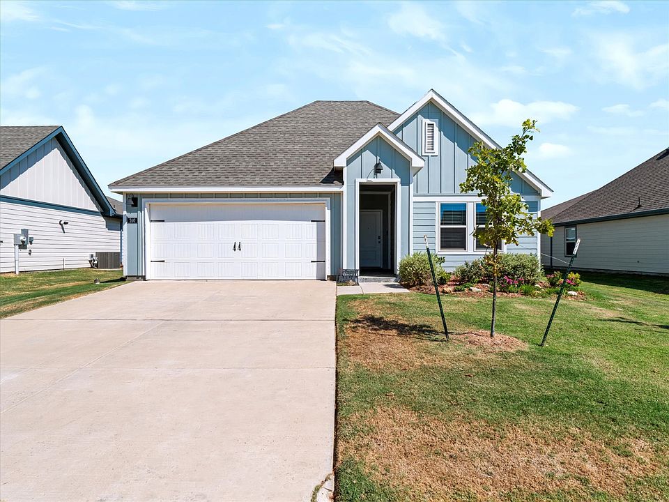 1st image of 740 Amelia Ct