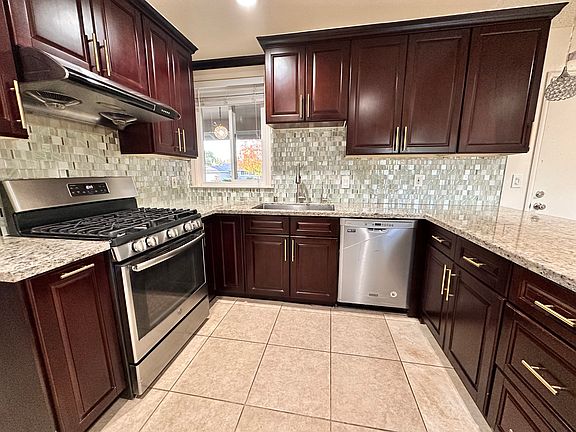 4th image of 476 Sioux Ln