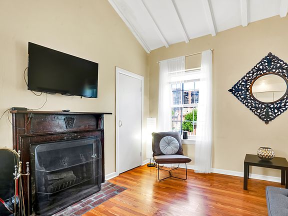 4th image of 434 Lombard St Frnt 3F