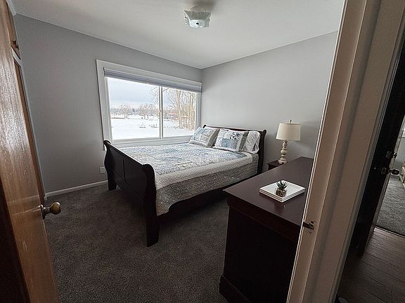 5th image of 6401 N Shore Ct