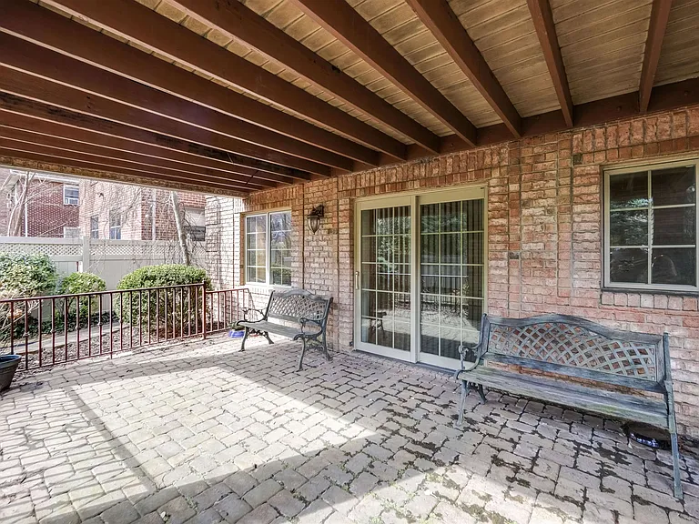 2132 Linwood Ave #C — Photo 14