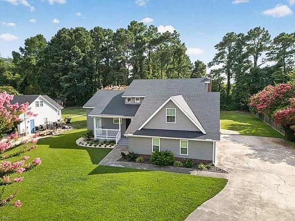 3rd image of 1828 Darian Dr