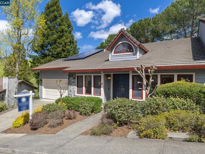 19 Via Barcelona, Moraga, CA, 94556