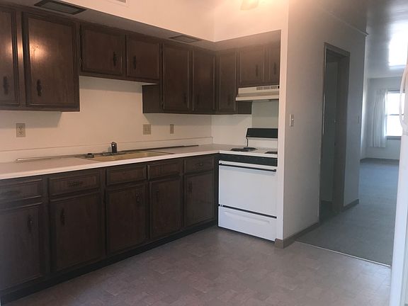 2nd image of 212 W Grant St