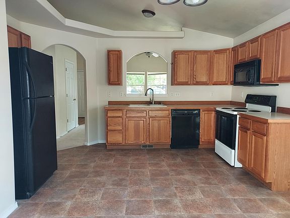 5th image of 682 Cedarbrook Dr