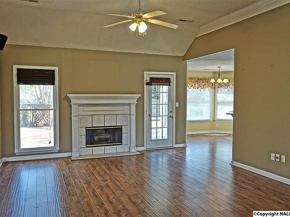 3rd image of 114 Tumbleweed Dr