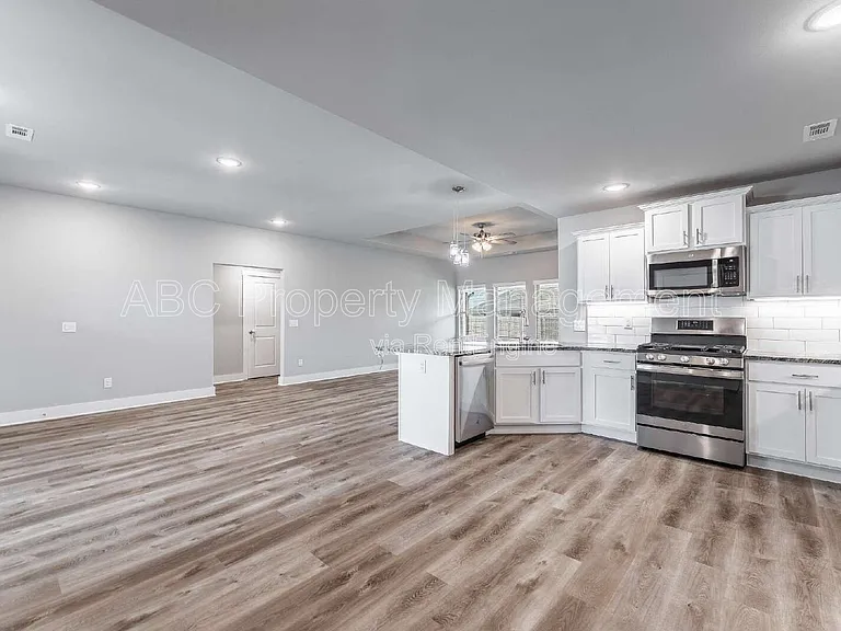 410 Citation St — Photo 5