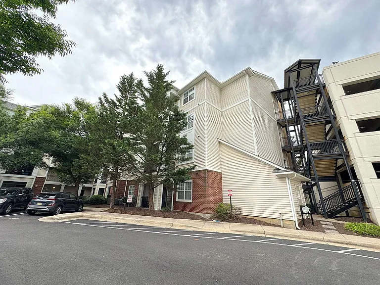 12921 Centre Park Cir #204 — Photo 3
