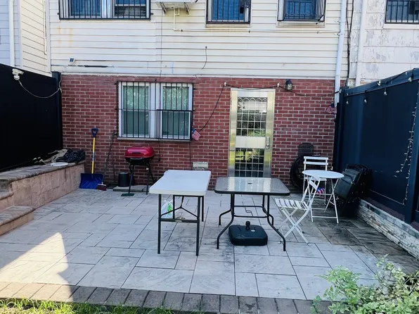 64-09 Woodside Avenue image 15 of 17