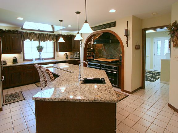 4th image of 3617 Tanglewood Dr
