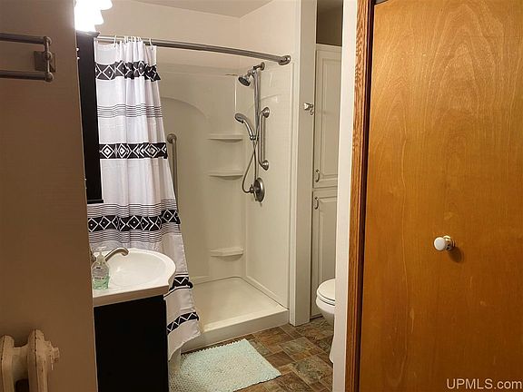 2nd image of 303 W Onota St