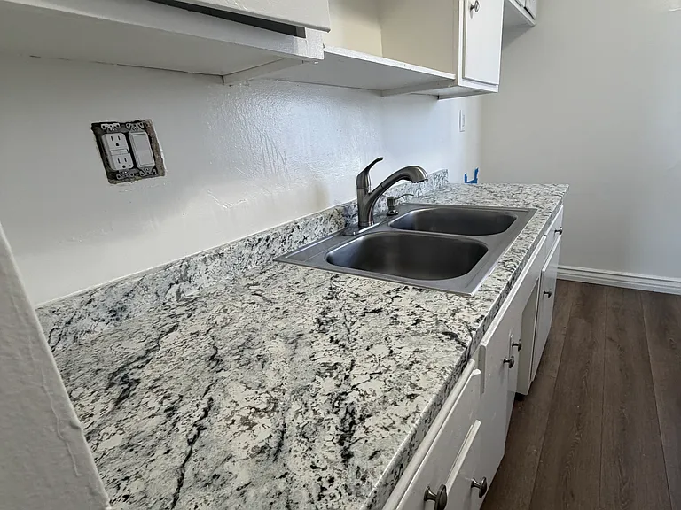 Westwood Apartments — Photo 17