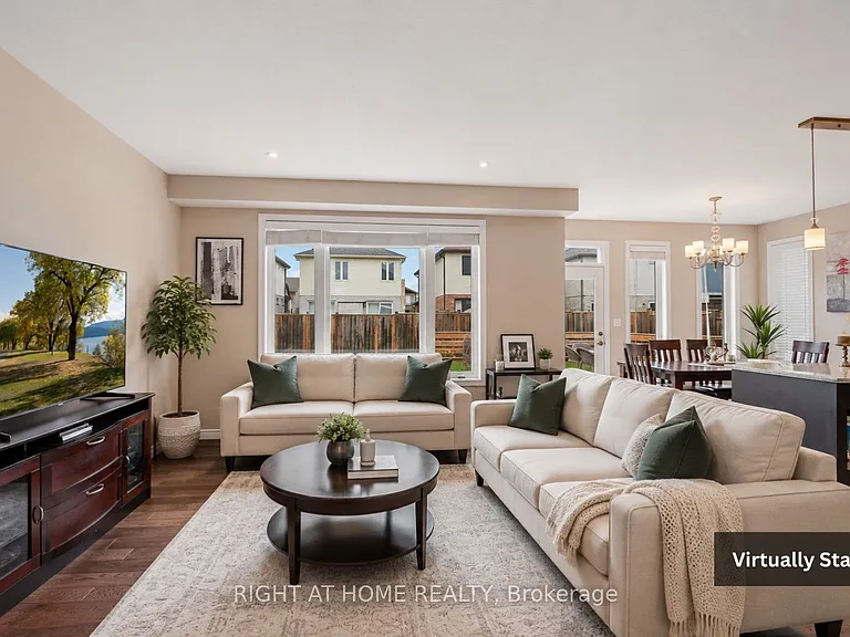 402 Tansbury St N — Photo 4
