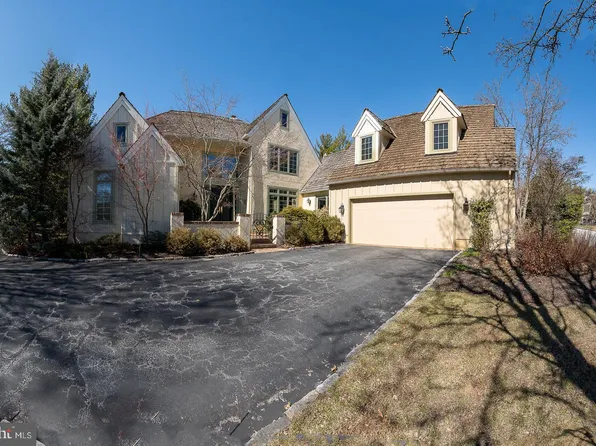 1239 Denbigh Ln, Wayne, PA 19087