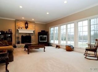 1741 Mansie Ct, Libertyville, IL 60048