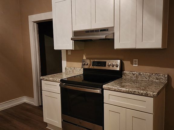 5th image of 200 Cave Spring St SW