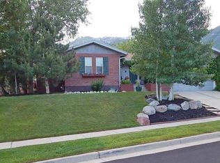 11433 S Mountain Ridge Cir, Sandy, UT 84092