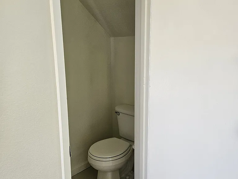 127 Villa Ct #6 — Photo 8