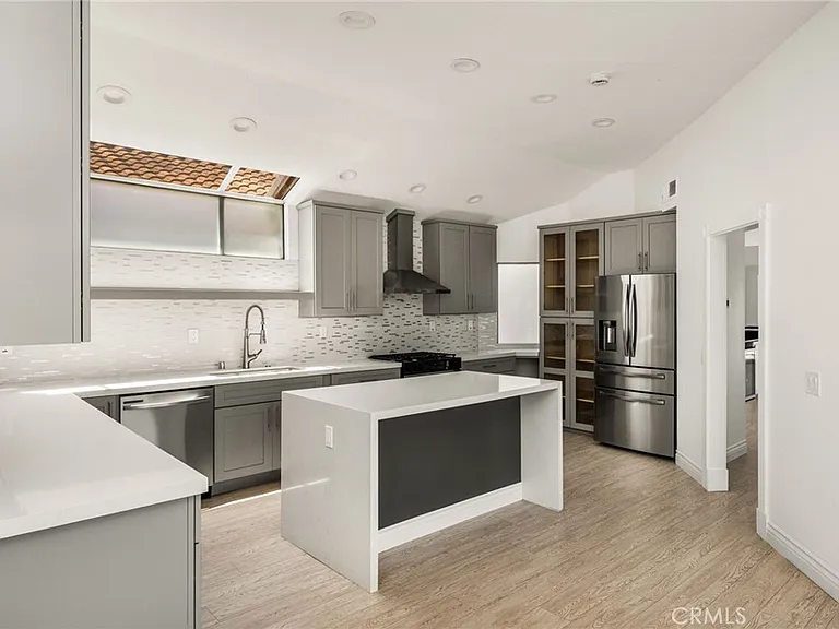 24802 Sea Crest Dr — Photo 3