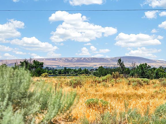 5th image of 251 Hanson Loop