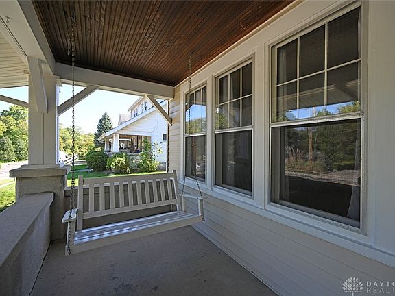 5th image of 736 E Linden Ave