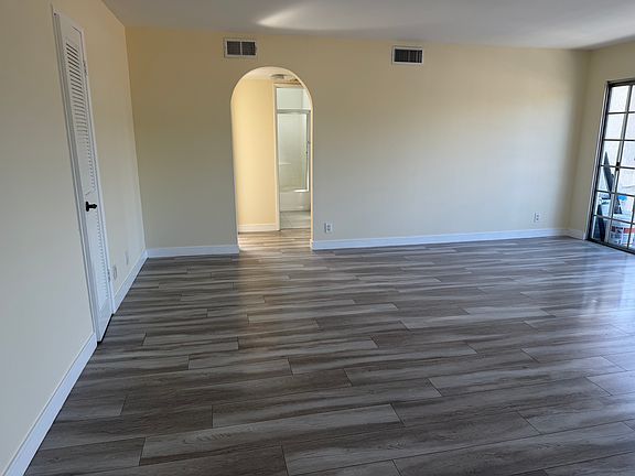 5th image of 810 W Dryden St APT 6