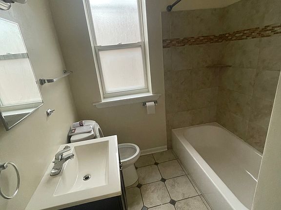 3rd image of 3324 W Palmer St APT 1