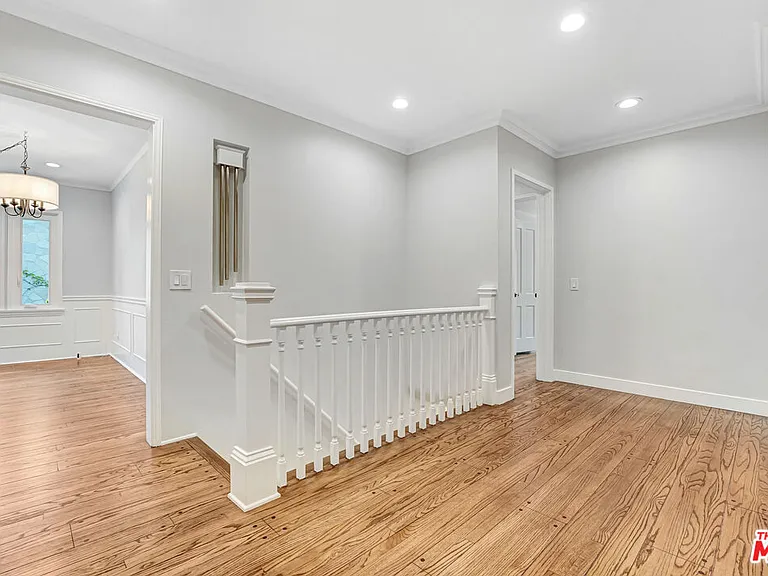 2383 Panorama Ter — Photo 5