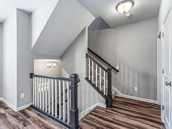 3rd image of 2189 Gateway Hill Rd