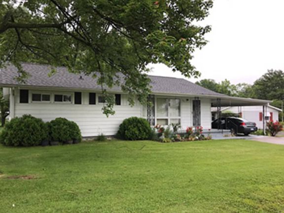 2nd image of 103 W Lakeview Dr