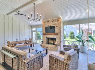 201 Twin Creeks Dr, Winchester, TN 37398