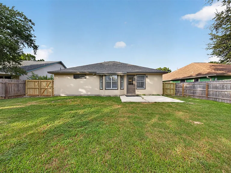 241 Brian Ln — Photo 35