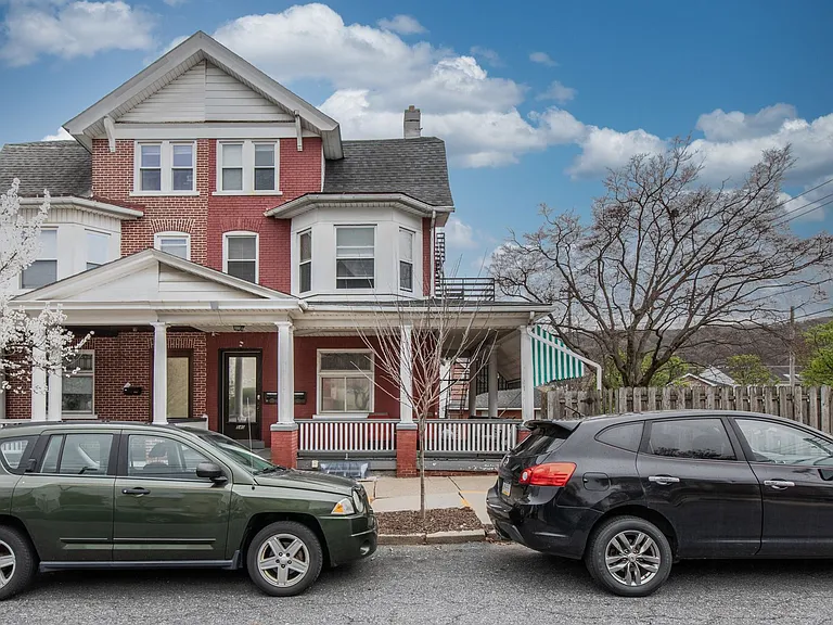 540 Seneca St — Photo 1