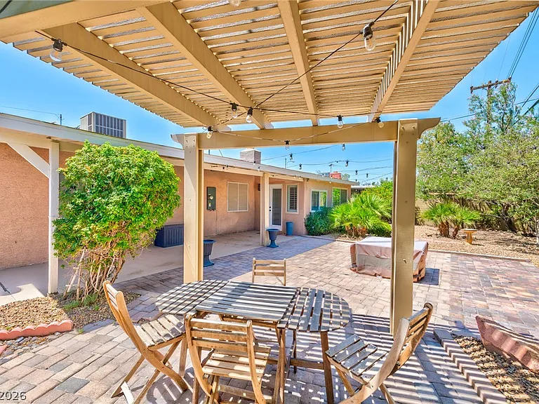 1824 Saylor Way — Photo 16