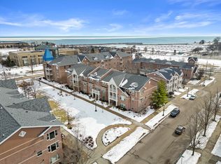 207 55th St, Kenosha, WI 53140