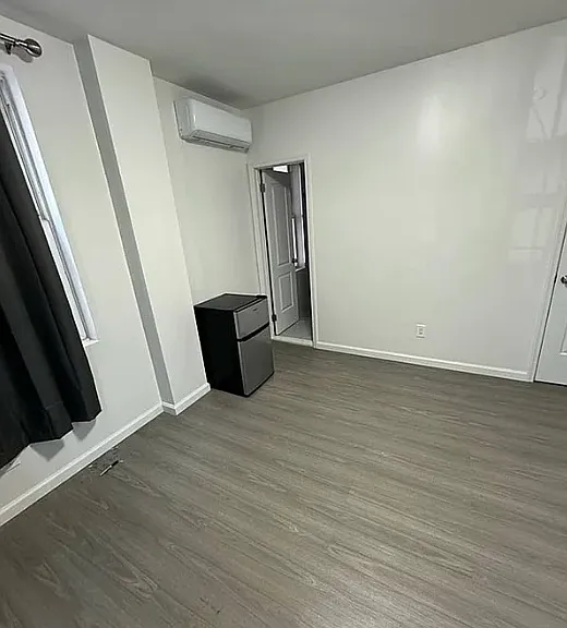 917 Willoughby Ave #1 — Photo 2