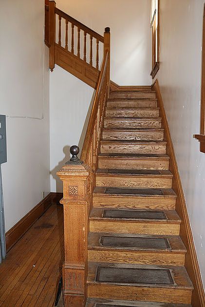 1st image of 415 W Washington Ave #1267848