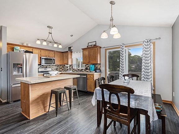4th image of 2843 Leaf Ct