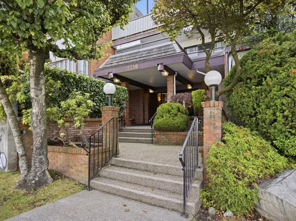 2710 Lonsdale Ave #307, North Vancouver, BC V7N 3J1