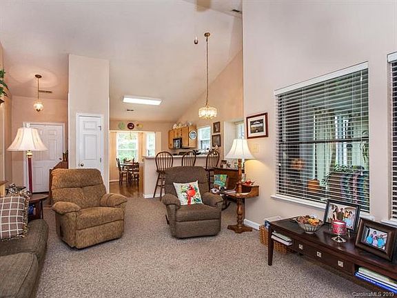 5th image of 122 Cimarron Dr