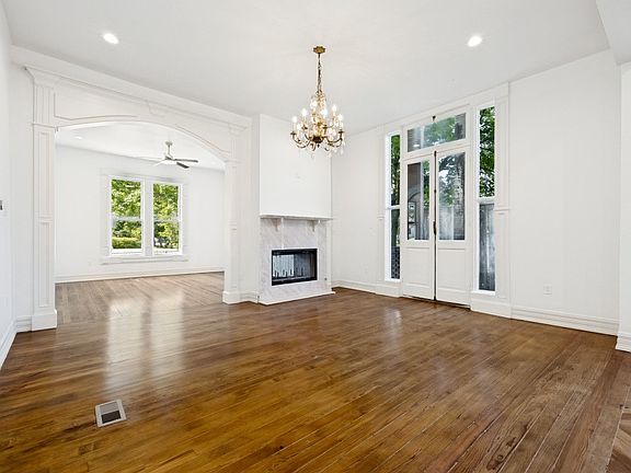 5th image of 2316 Park St