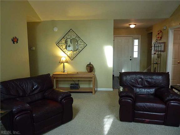 4th image of 2760 Bernadotte St