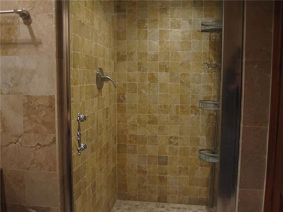 4th image of 2500 Parkview Dr APT 1605