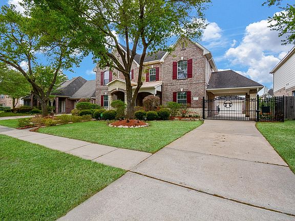 4th image of 1006 Elm Pointe