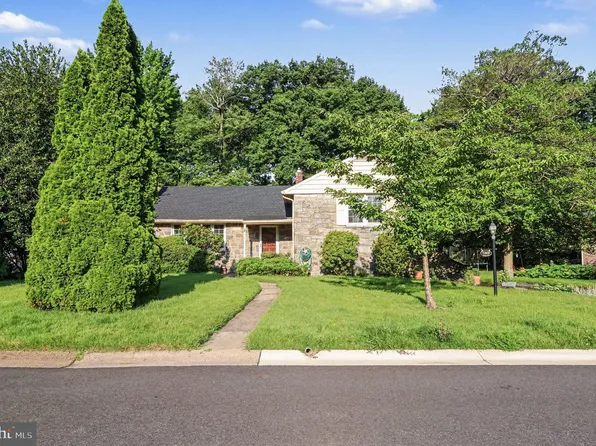 1202 Hillside Blvd, Wilmington, DE 19803
